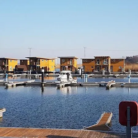 Hausboot In Am Bodden Kröslin