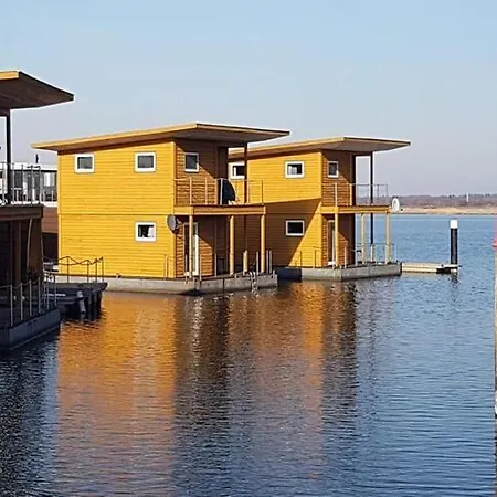 Hausboot In Am Bodden * Kröslin
