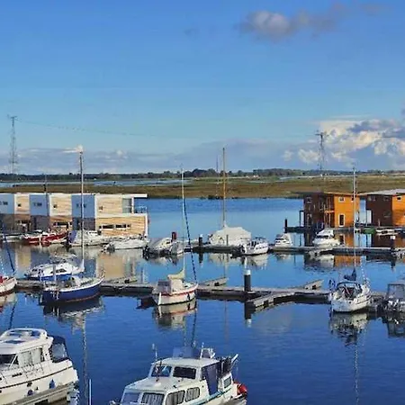 Hausboot In Am Bodden Botel Kröslin
