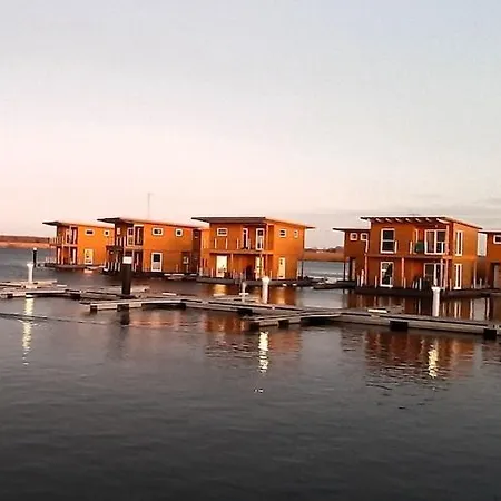 Botel Hausboot In Am Bodden